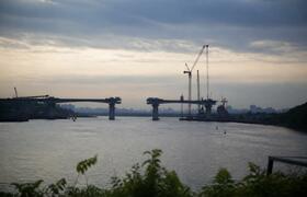 Строительство Фрунзенского моста в Самаре перен...